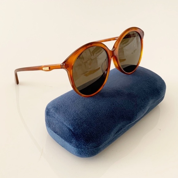 New - Gucci Sunglasses - Picture 5 of 15